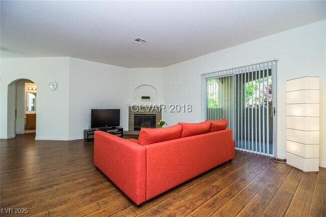 Building Photo - 2050 W Warm Springs Rd
