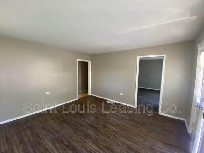 Building Photo - 3745 Dixie Dr