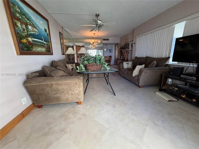 Building Photo - 710 N Ocean Blvd