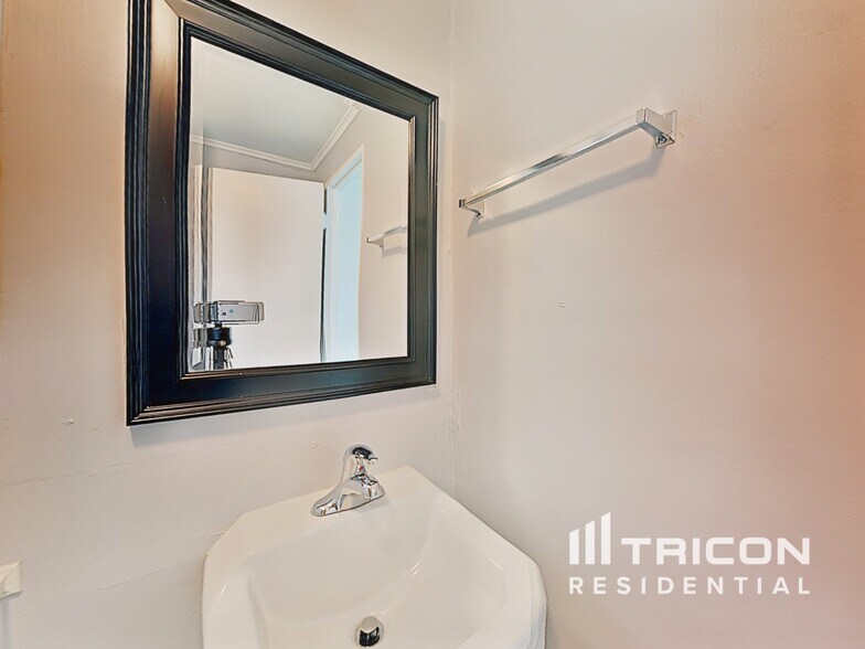 Building Photo - 1701 Audrey Dr