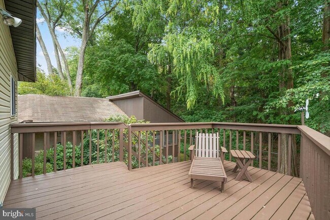 Building Photo - 903 Leverton Rd