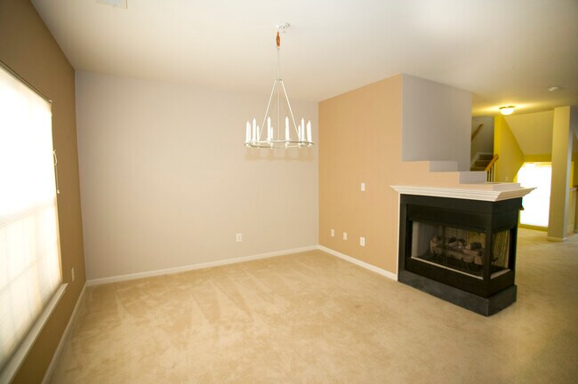 Building Photo - 42243 Black Rock Ter