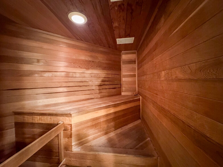 Building Photo - 3505 Ocean Front Walk