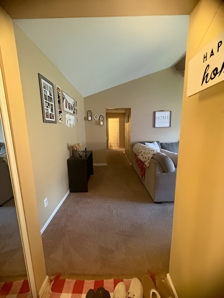 Building Photo - 924 Westbrooke Way