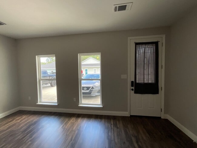 Building Photo - 203 Lacey Eden Ln
