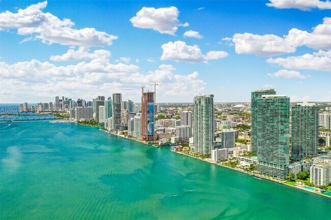 Building Photo - 650 NE 32nd St