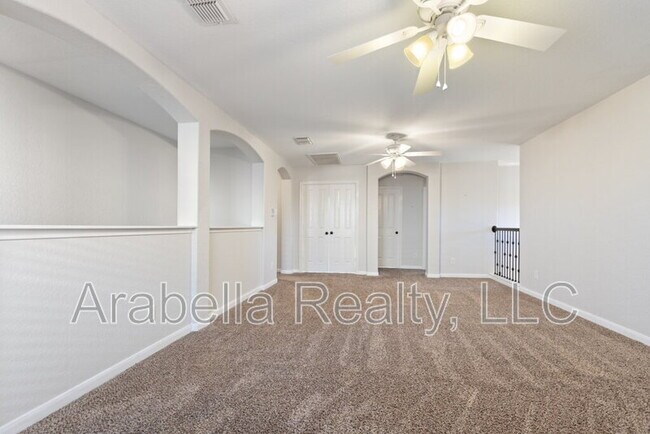 Building Photo - 208 Dove Run