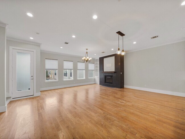 Building Photo - 1512 Thompson St