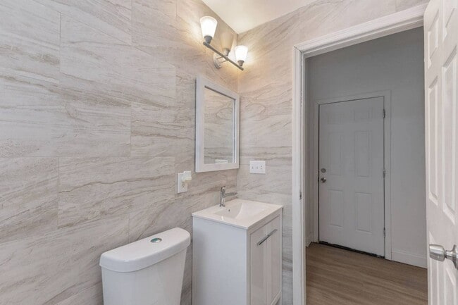 Building Photo - 2210 15th St