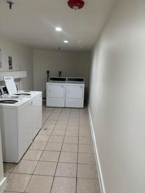 Building Photo - 9686 Fontainebleau Blvd
