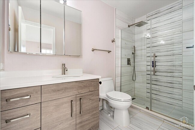 Building Photo - 1260 Cranbrook Dr