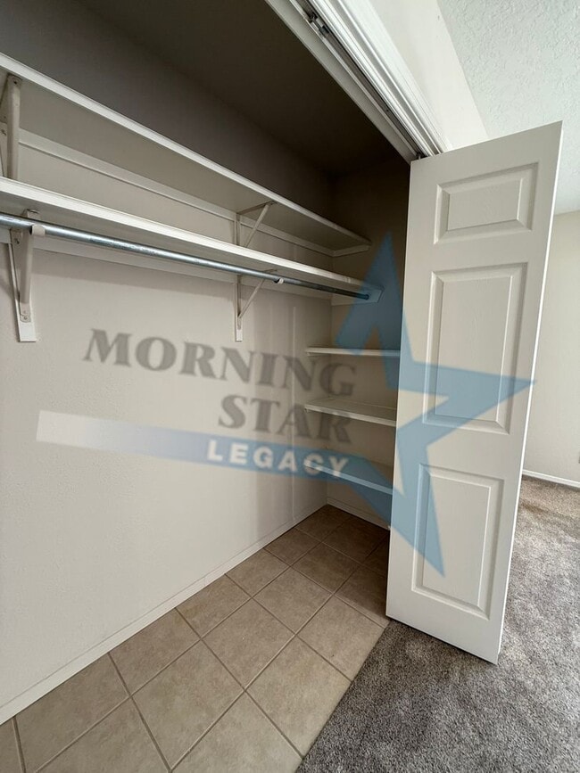 Building Photo - Roadrunner area! LOVELY two bedroom home.