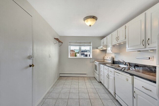 Building Photo - 43 Colborne Rd