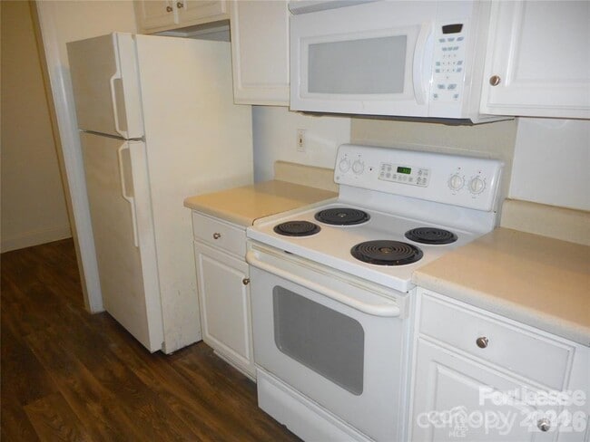 Building Photo - 2472 Ryerson Ct