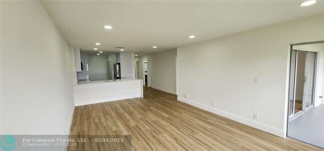 Building Photo - 7355 Woodmont Terrace