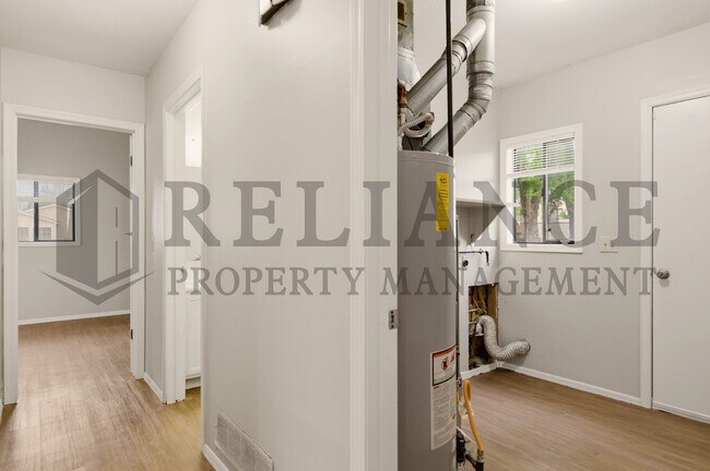 Building Photo - 5026 W Newell St