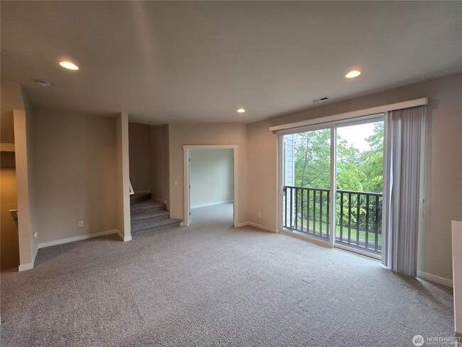 Building Photo - 3Bd/2.5Ba Newcastle Townhouse