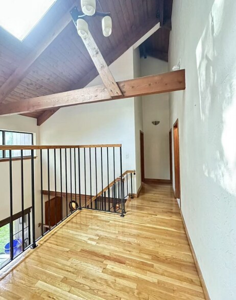 Building Photo - 40 Laurelwood Dr