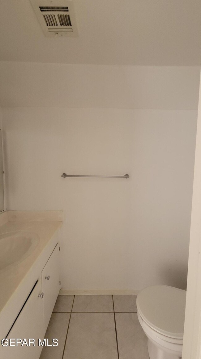 Building Photo - 1405 Cessna Dr