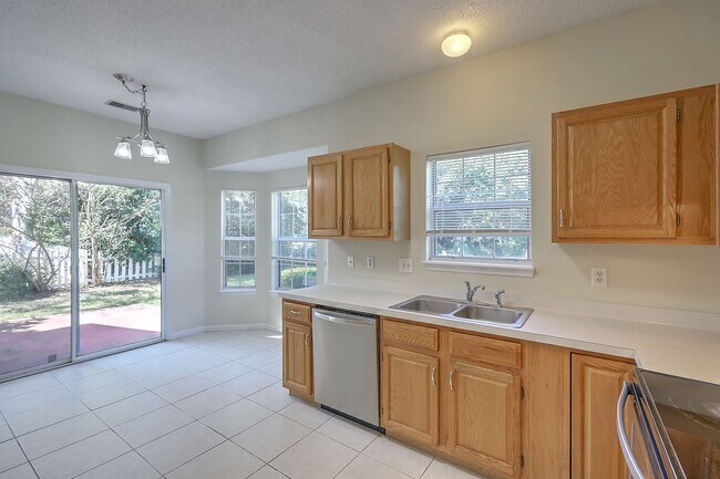 Building Photo - Gorgeous 2 Story Home In Belle Hall!