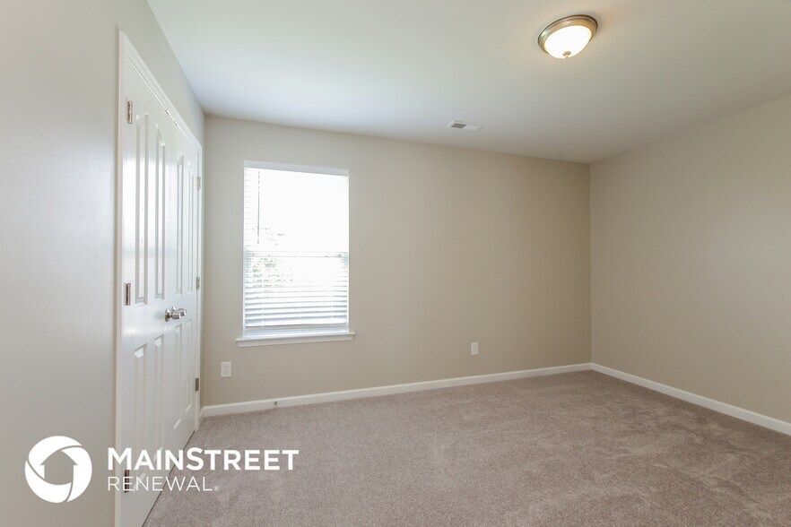 Building Photo - 415 Galesburg Dr