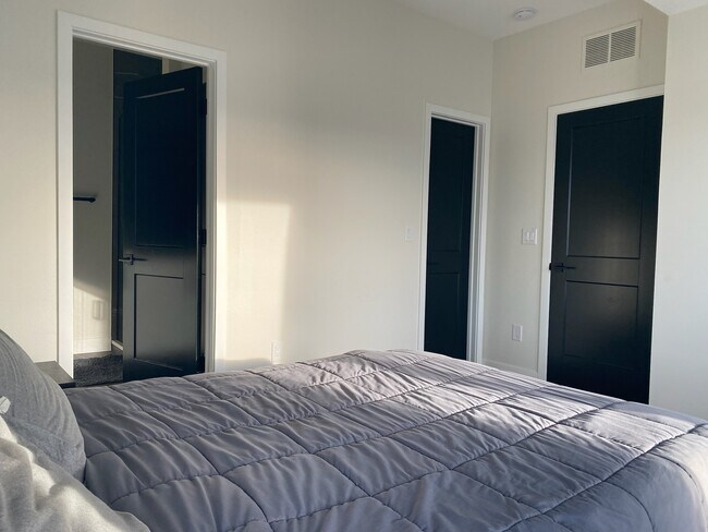 Building Photo - 2400 S Delaware St