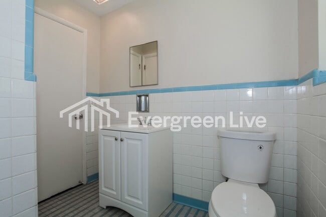 Building Photo - 5774 Glow Ct