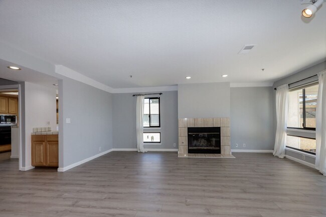 Building Photo - 432 Portofino Dr