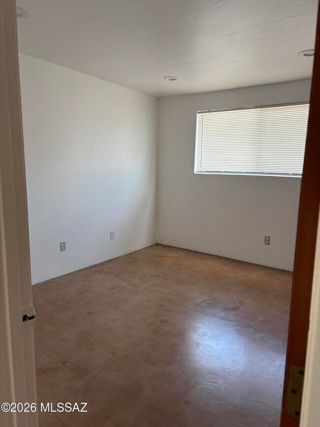 Building Photo - 3110 S Portia Ave