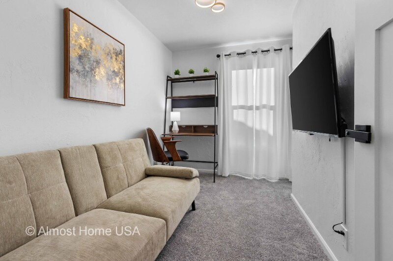 Building Photo - 1335 Rhode Island St