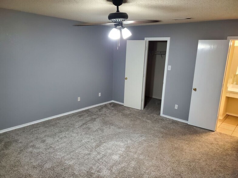 Building Photo - 1036 Scenic Dr