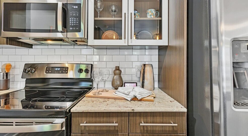 Building Photo - 2627 Live Oak St