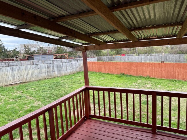 Building Photo - Large 3br 2ba with garage and privacy fence in Antioch, Tn