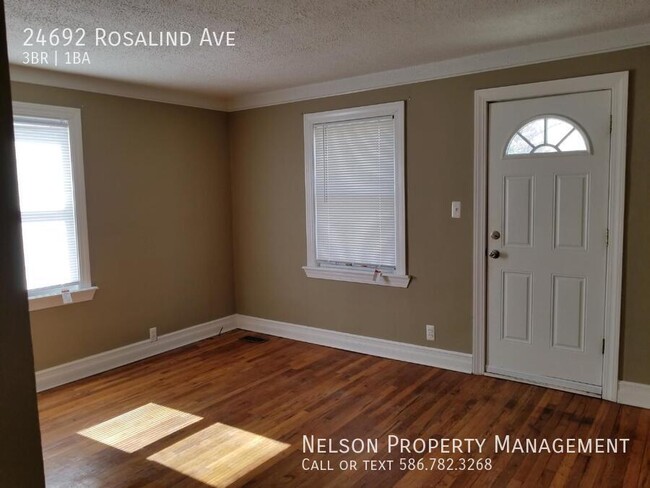 Building Photo - 3 Bedroom Ranch, Hardwood Floors, Recessed...