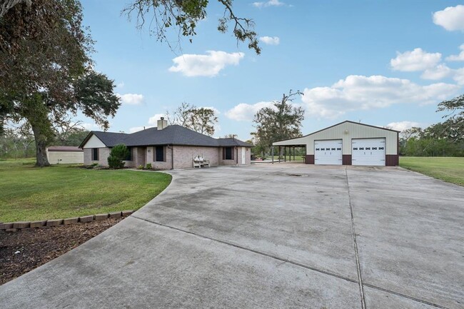 Building Photo - 2007 Colony Lakes Dr