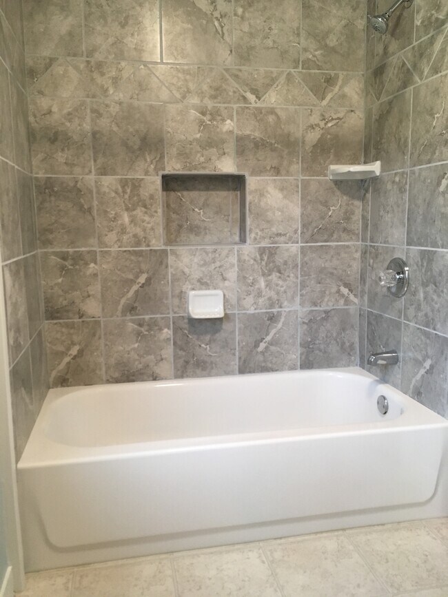 Building Photo - 2071 Tulpehocken Rd