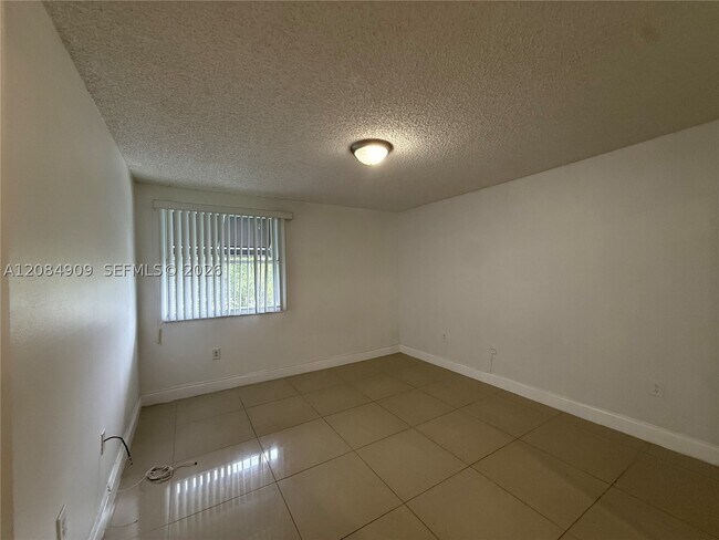 Building Photo - 4639 NW 97th Ct