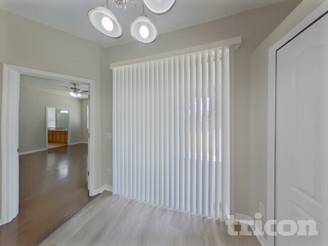 Building Photo - 9346 Black Thorn Loop