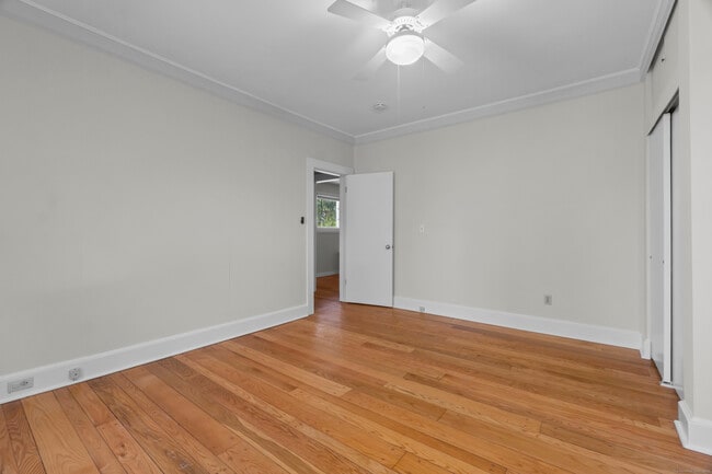 Building Photo - 671 Cornwall Ave