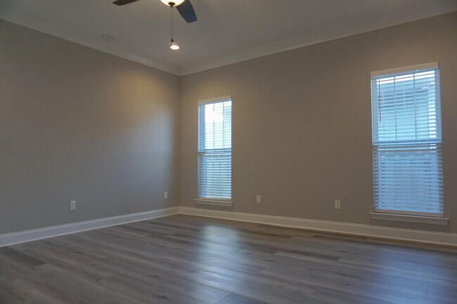 Building Photo - 48 9th Ave