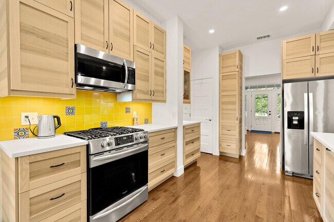 Building Photo - 4012 7th St NW