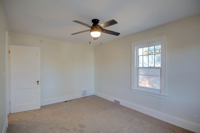 Building Photo - Completely remodeled 3 bed home