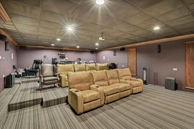 Building Photo - 4206 Royal Fox Dr