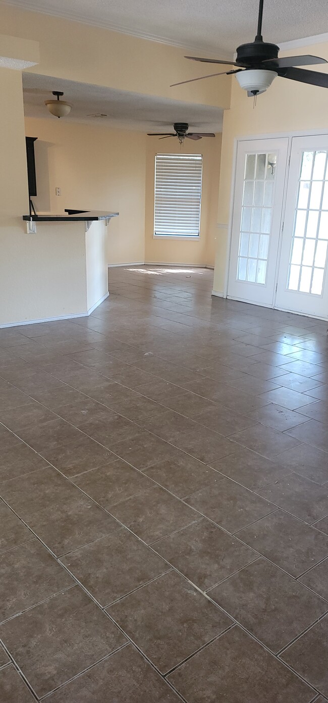 Building Photo - 112 Sunny Meadows Dr