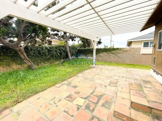 Building Photo - 5514 Halison St