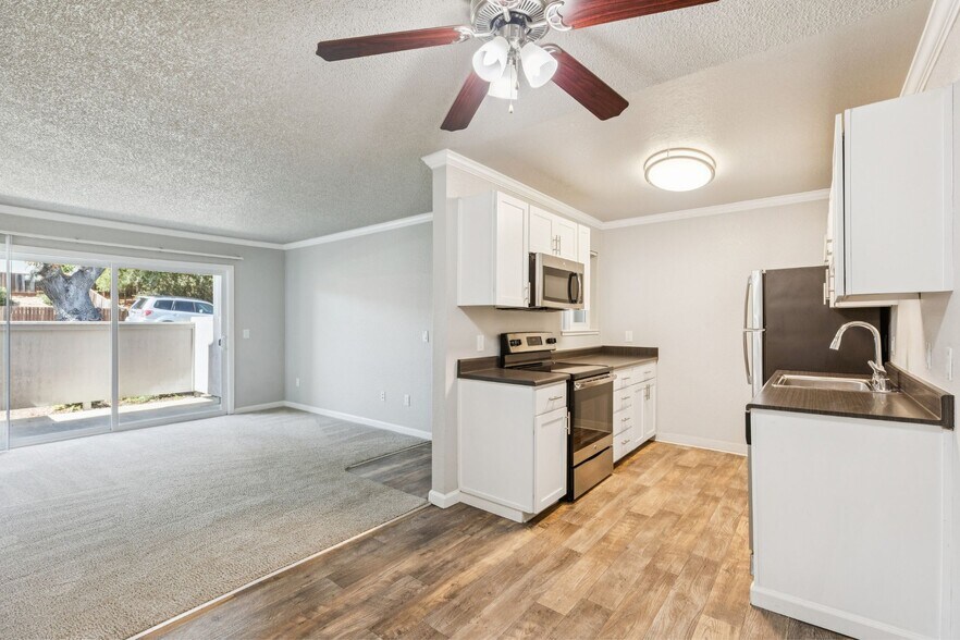 Primary Photo - Plum Tree Apartment Homes