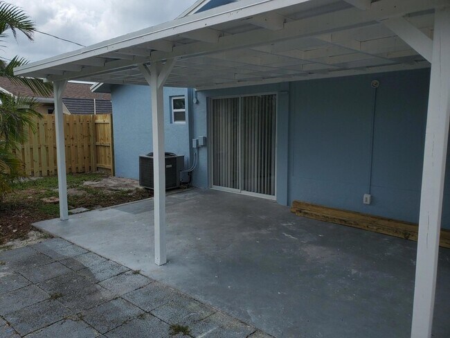 Building Photo - 516 NW 53rd St
