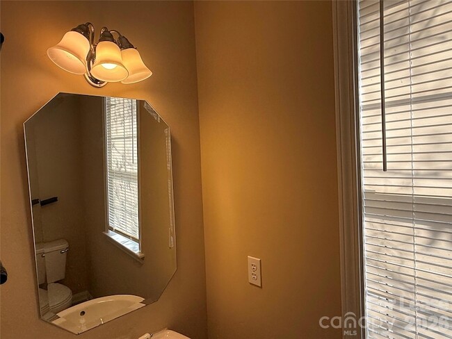 Building Photo - 7501 Lady Bank Dr