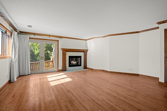Building Photo - 1940 E Chenango Ct