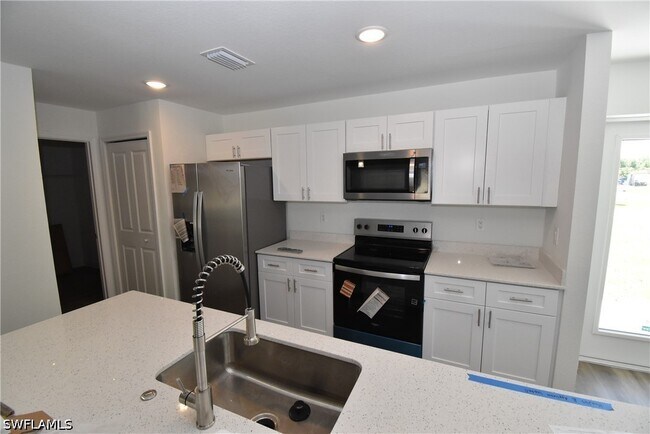 Building Photo - 3393 Fergus St